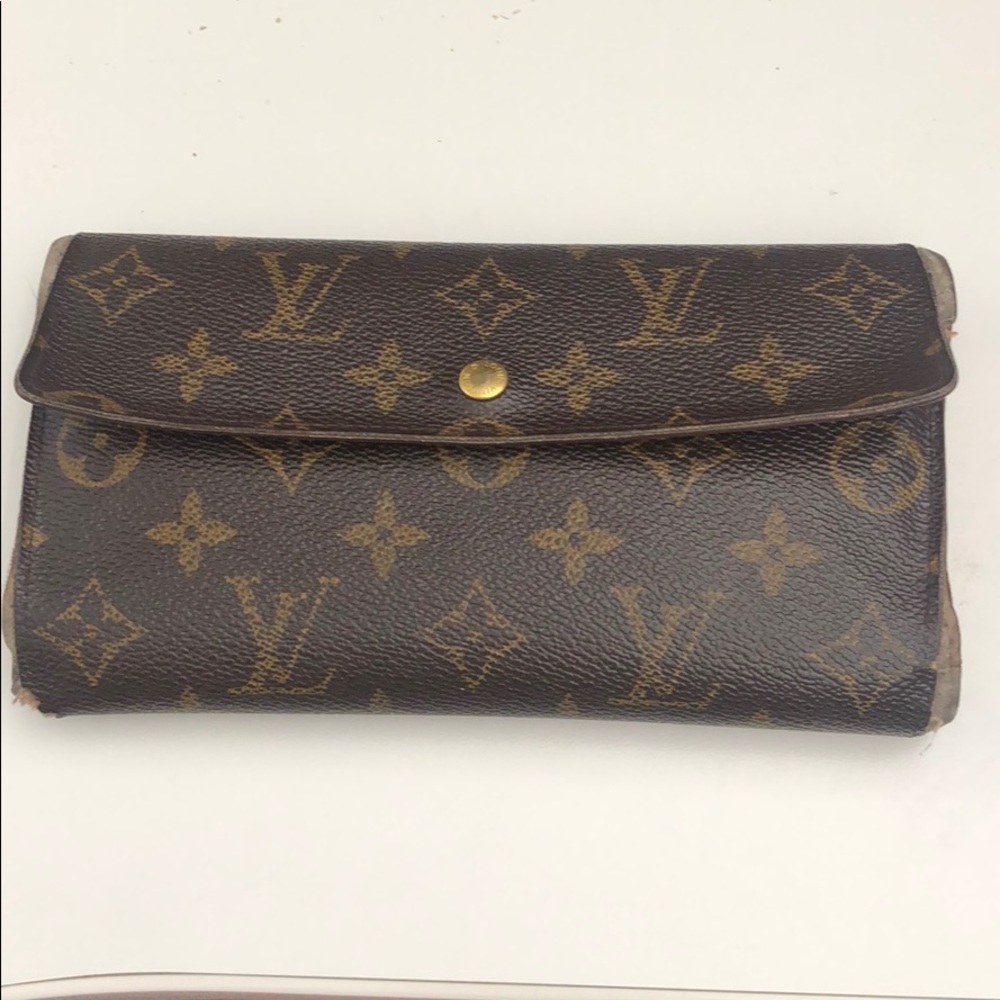Authentic Louis Vuitton wallet